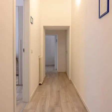 Apartment Corte Degli Artigiani Como